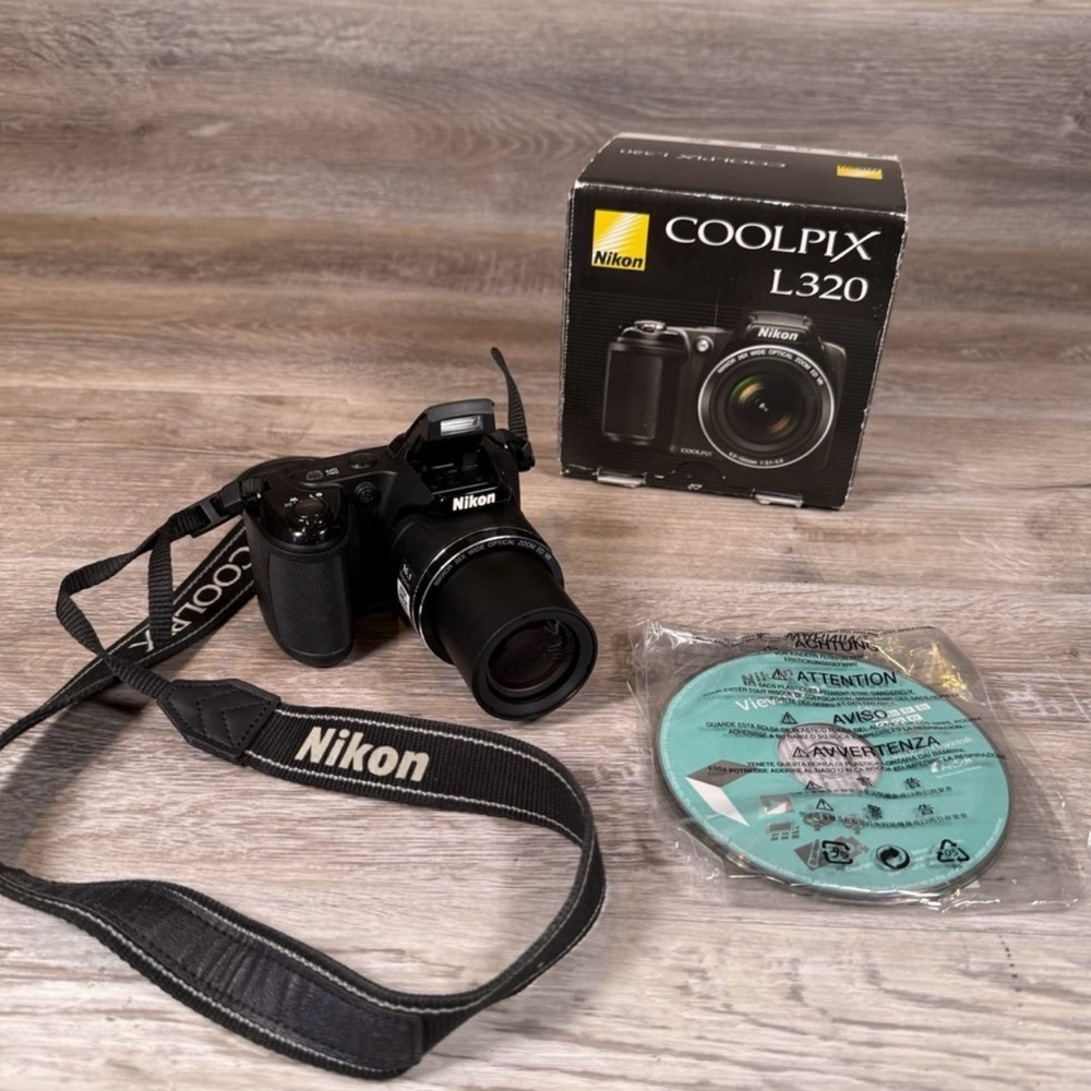 Nikon Coolpix L320